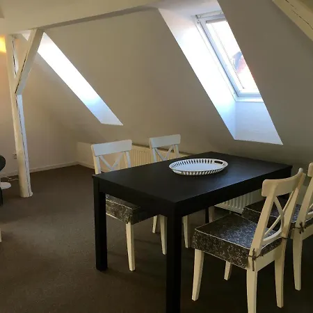 Emilie Детмольд